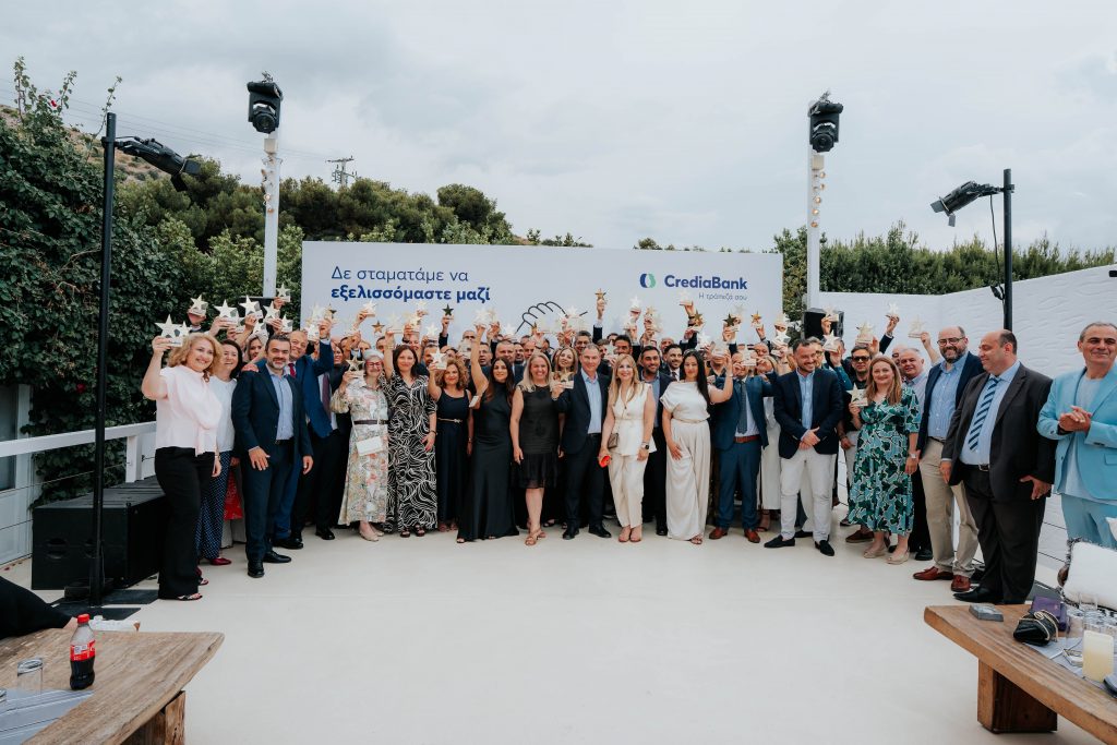οι απόφοιτοι Relationship Managers της CrediaBusiness Academy